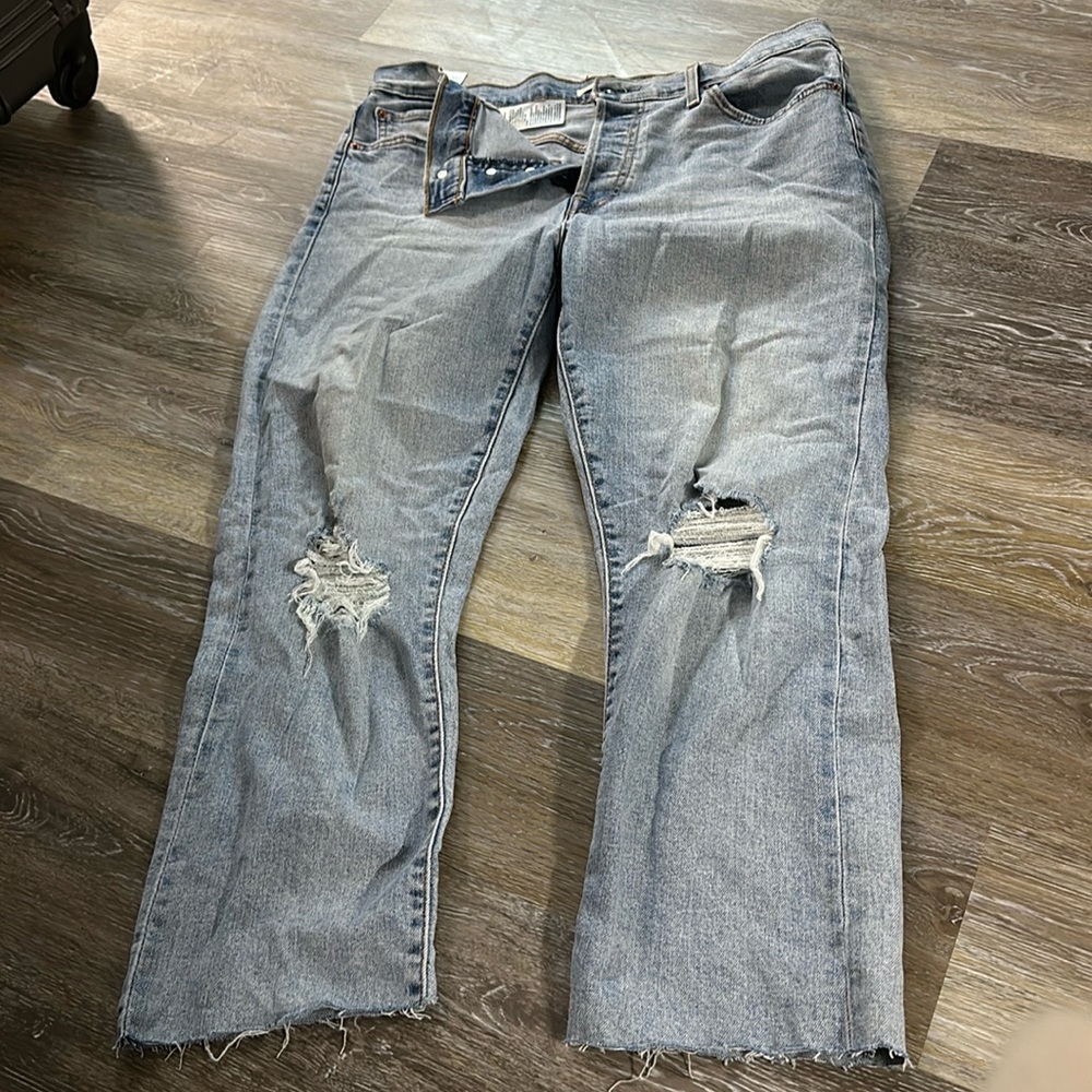 Levi wedge straight light wash ankle jeans